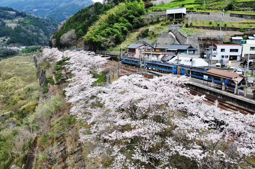 Hotel Obokekyo Mannaka à Miyoshi  Extérieur photo