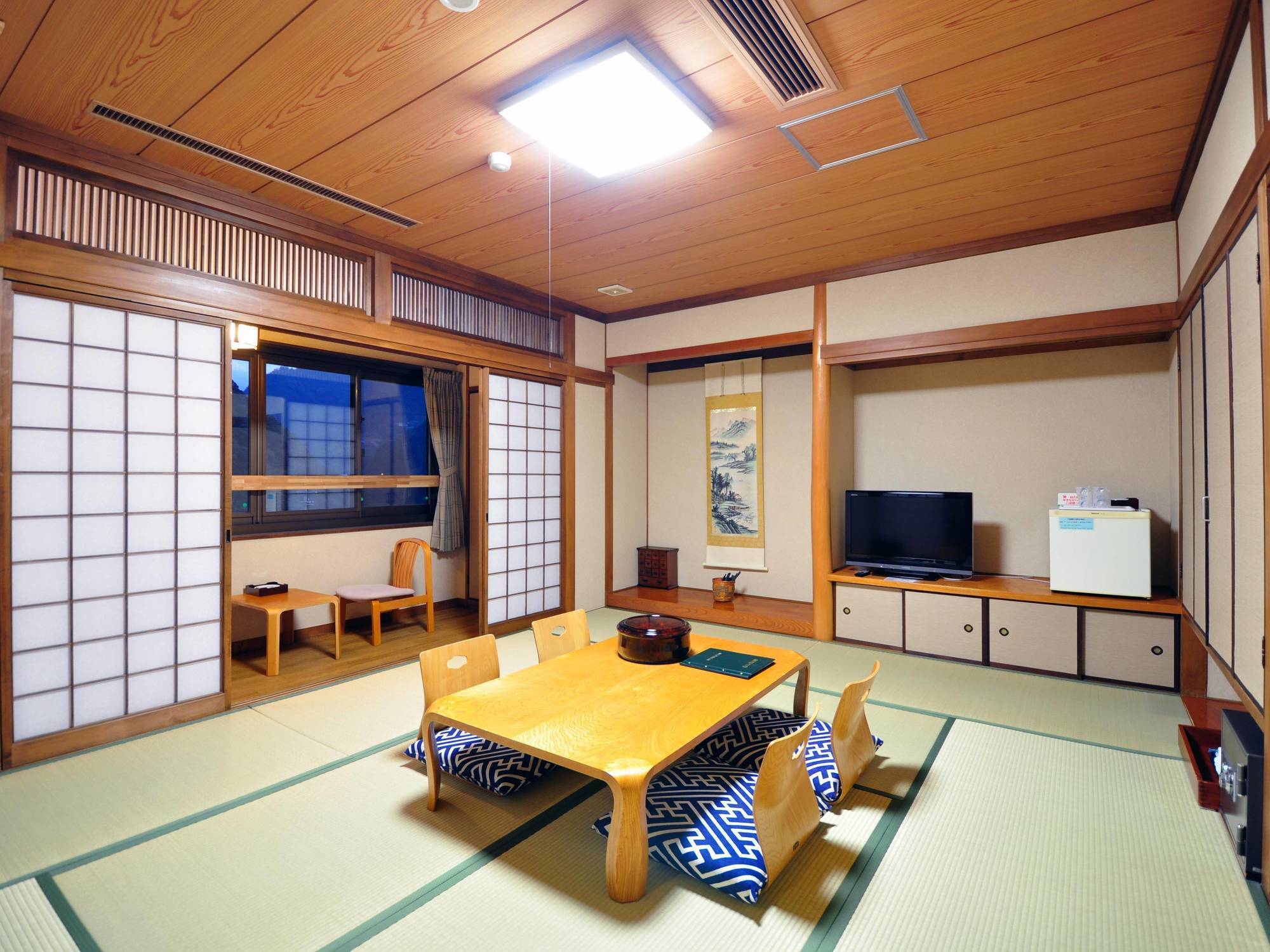 Hotel Obokekyo Mannaka à Miyoshi  Extérieur photo