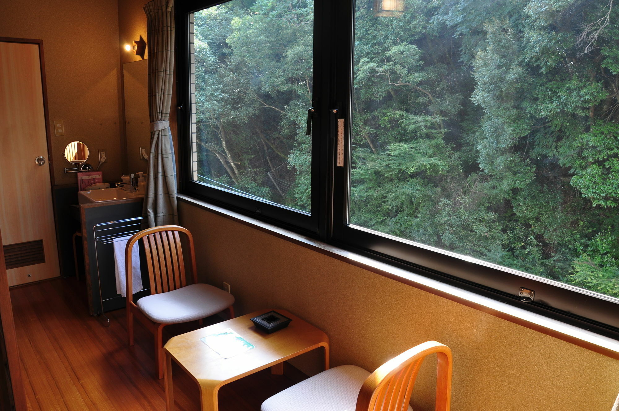 Hotel Obokekyo Mannaka à Miyoshi  Extérieur photo